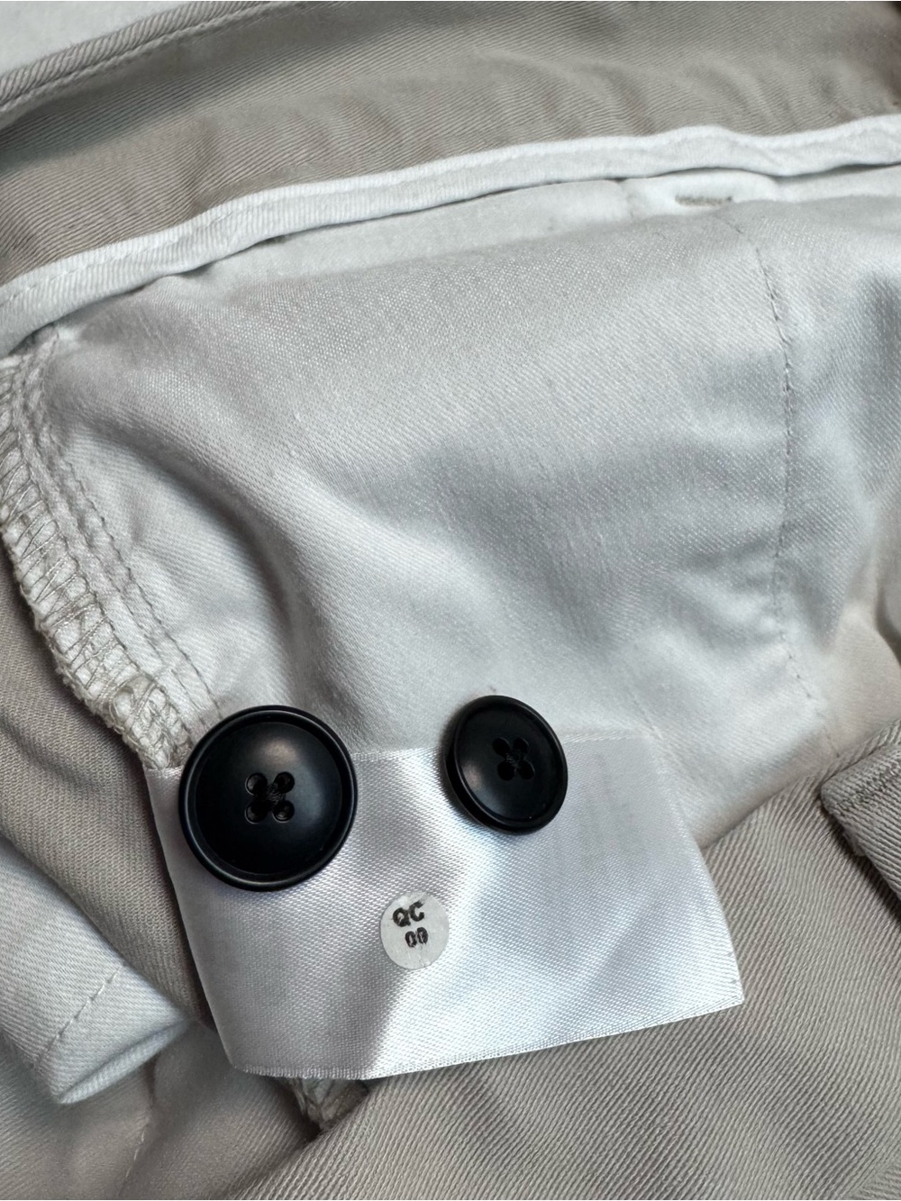 Everlane Uniform Slim Fit Stretch Chino Shorts In Beige Size: 33 Slim - Picture 9 of 9